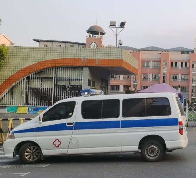 柘荣救护车出租护送骨折病人一公里多少钱